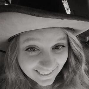 Meet your Posher, Chelsey